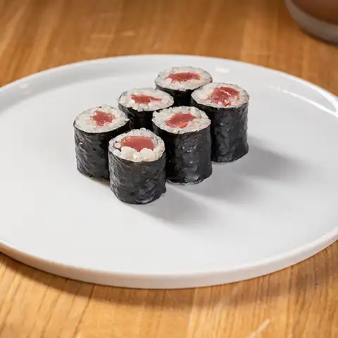 MAGURO AKAMI MAKI