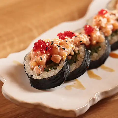 UNAGI SALMON TATRE ROLL Restauracja DOMO